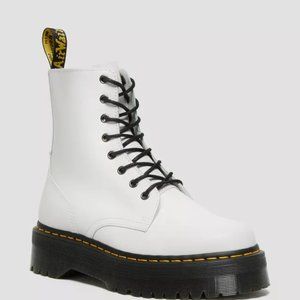 Doc Marten Jadon Max Boot in White, sz 8